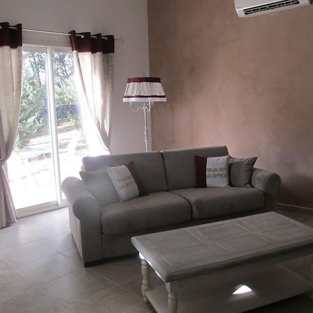 L'Oustau De Bigatie Bed & Breakfast Lambesc Dış mekan fotoğraf