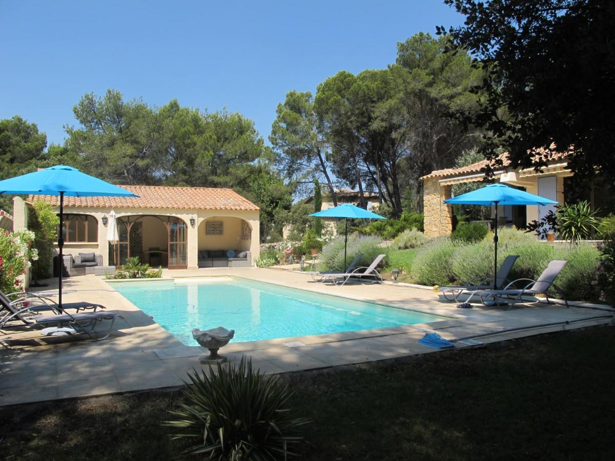 L'Oustau De Bigatie Bed & Breakfast Lambesc Dış mekan fotoğraf