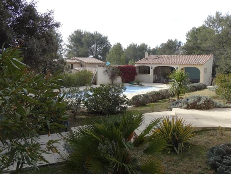 L'Oustau De Bigatie Bed & Breakfast Lambesc Dış mekan fotoğraf