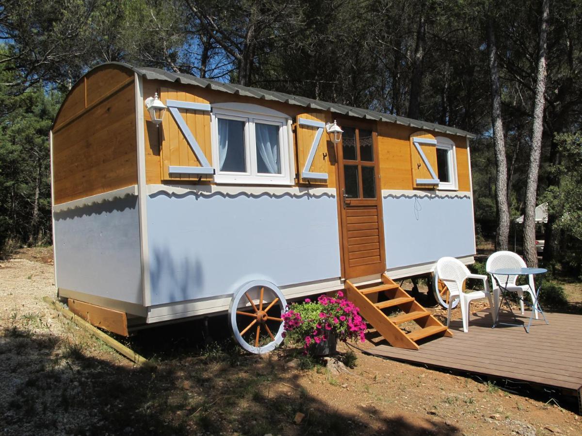 L'Oustau De Bigatie Bed & Breakfast Lambesc Dış mekan fotoğraf